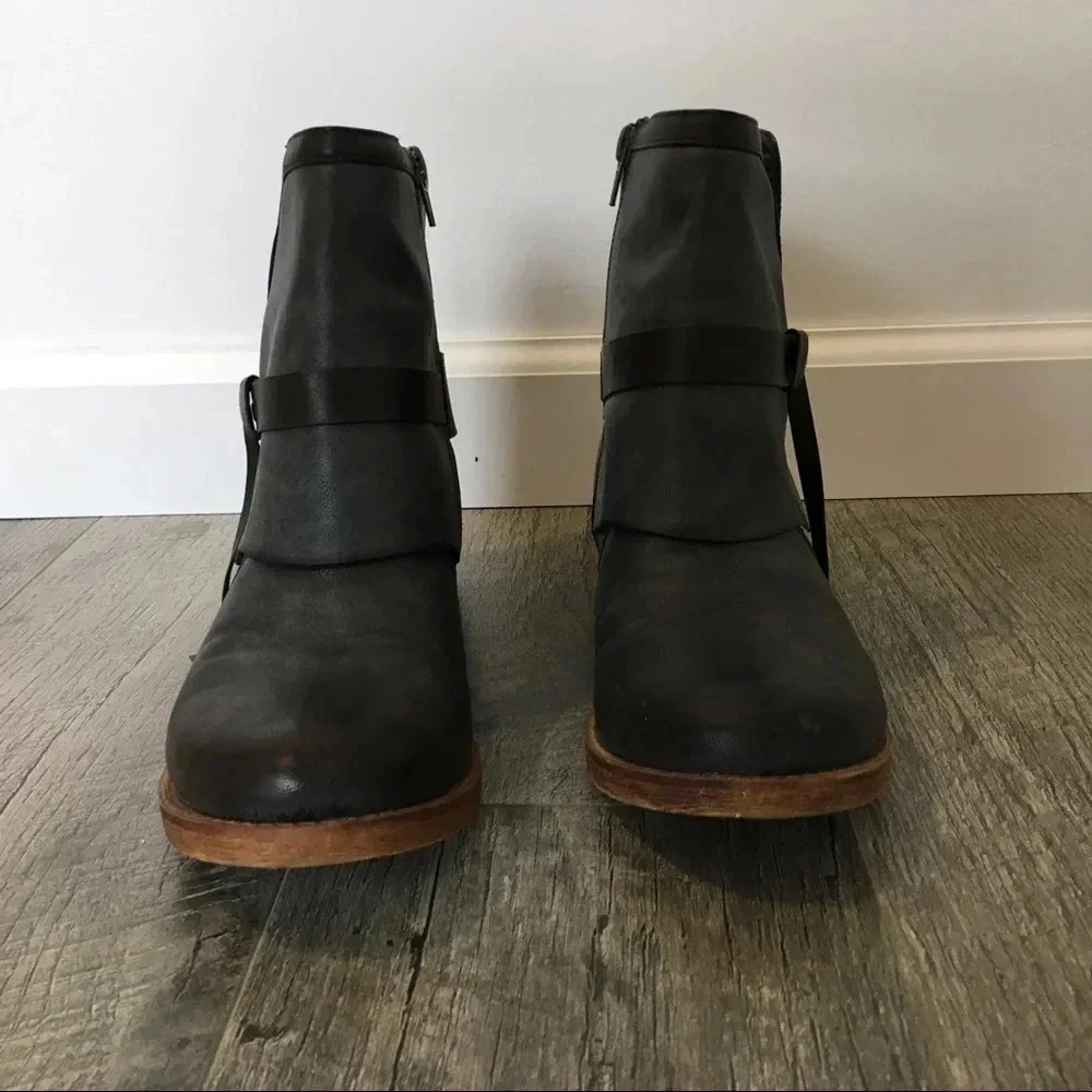 Bucco Capensis Zip‎ Up Boots Size 7